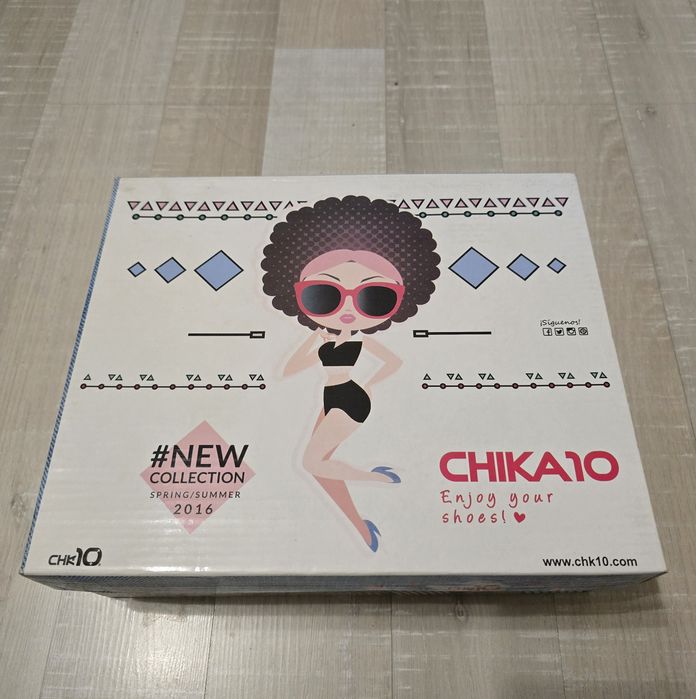 Босоножки на танкетке