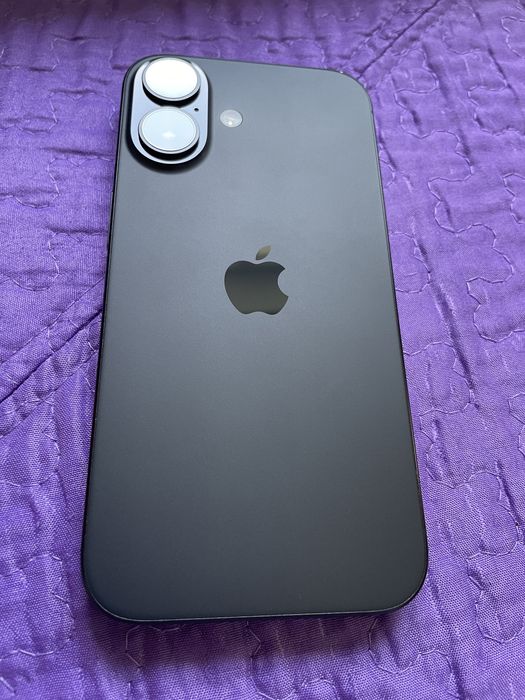 iPhone 16 128 GB activat pe 28 iunie, 60 cicluri 100% bateria