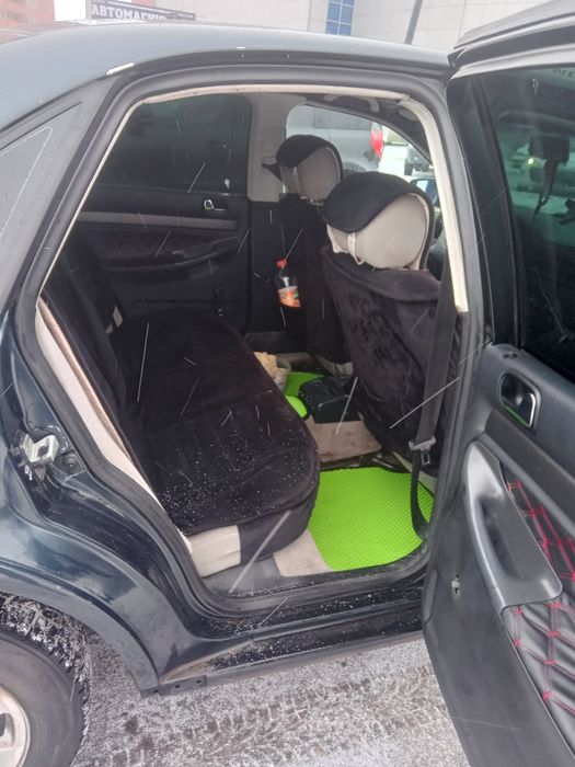 Продам срочно  машину