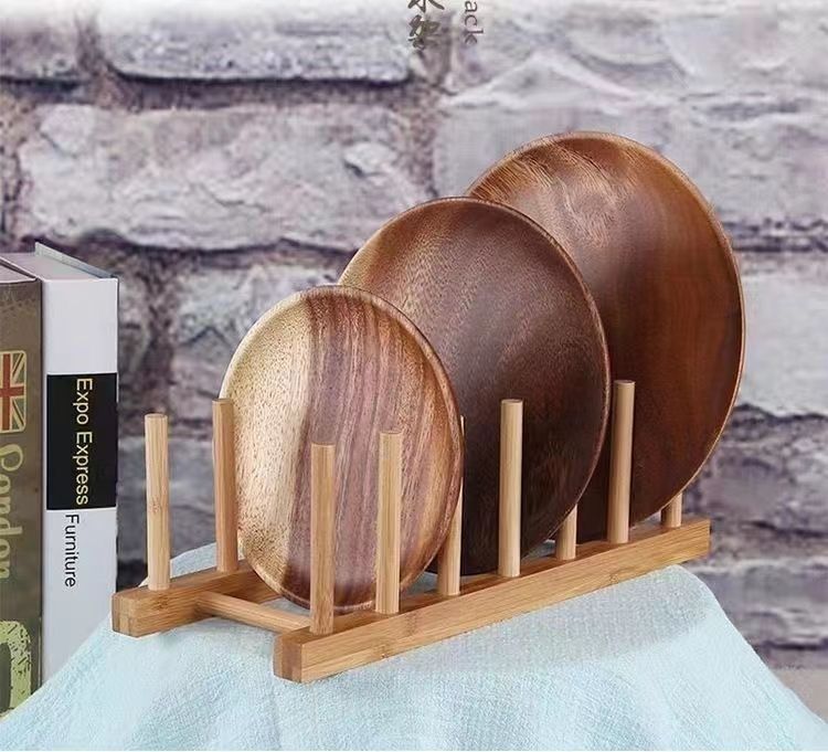 В наличии деревянная подставка