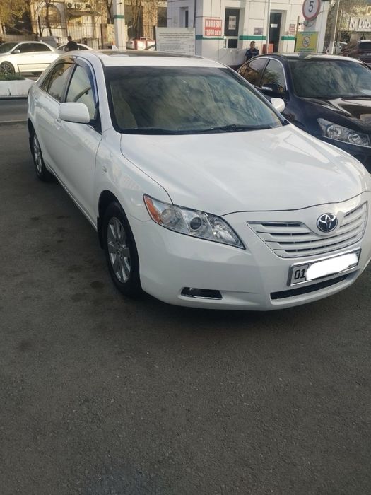 Продаётся Toyota Camry 40 белая