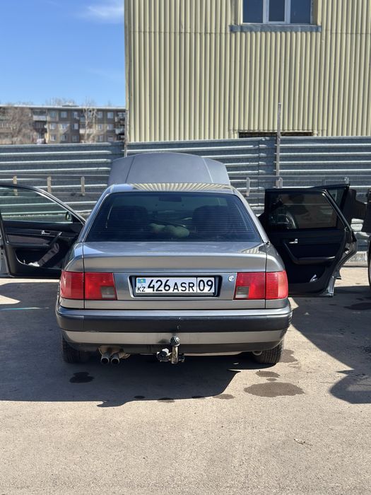 Ауди с4 100 / 2.6-1994