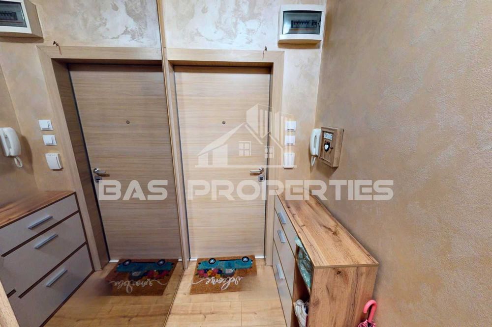 Продава се Тристаен апартамент в София, Надежда 3 - 66 кв.м за 1585 €/кв.м - Снимка #16