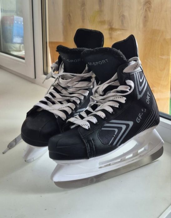 Коньки 41 размер 15к