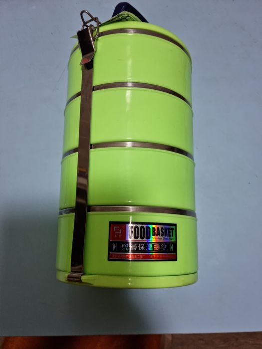 Продаётся контейнер складной для горячих блюд и холодных