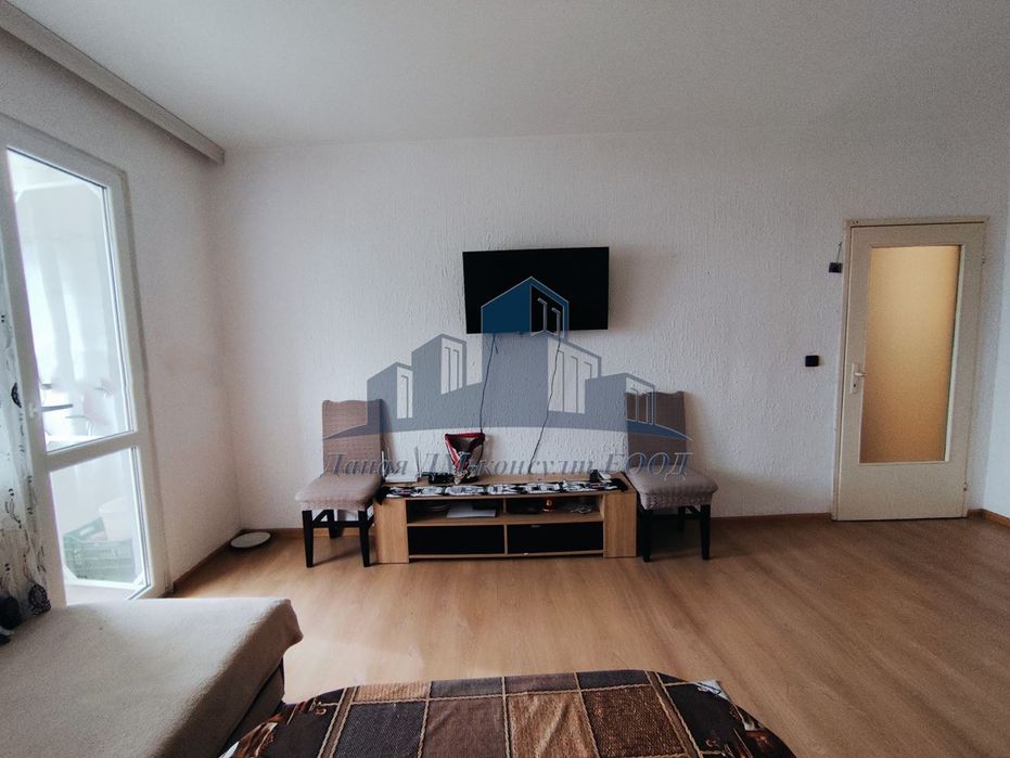 Продава се Тристаен апартамент в Нови пазар - 72 кв.м за 815 €/кв.м - Снимка #2