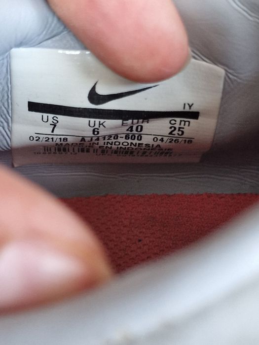 Футболни обувки/стоножки Nike 40 номер и Адидас 36 номер