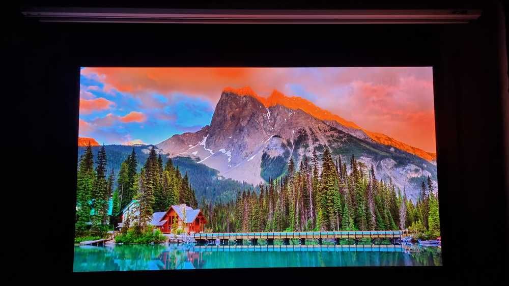 Електрически екран за проектор Elite Screens Saker Premium 100 инча