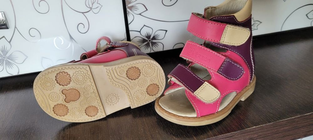 Ортопедические сандали