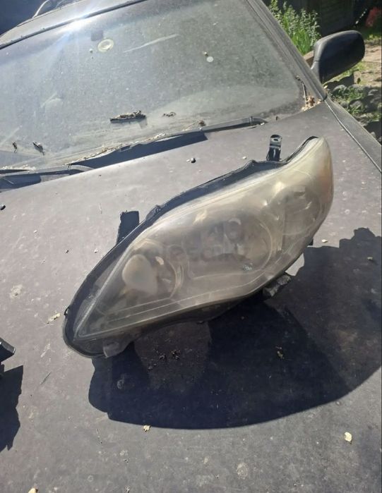 Фары на Toyota corolla 150