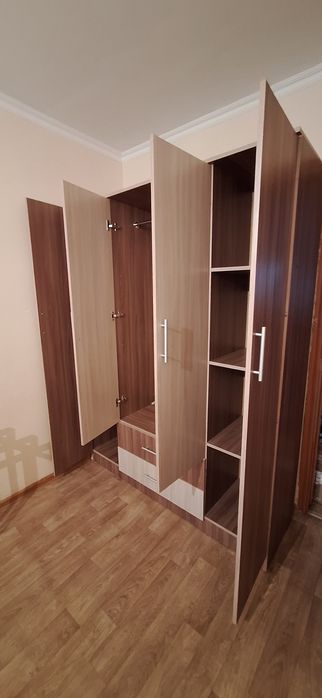 Шкаф почти новый
