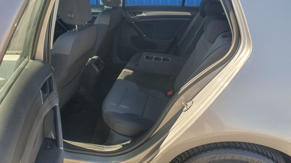 Golf 7 2.0 150 cp,170.000 km Fara Ad blue navigatie park pilot sezori  parcare incalzire in scaune