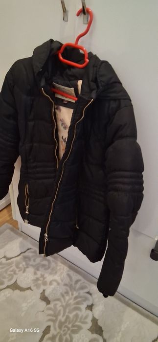 Geaca neagra de dama