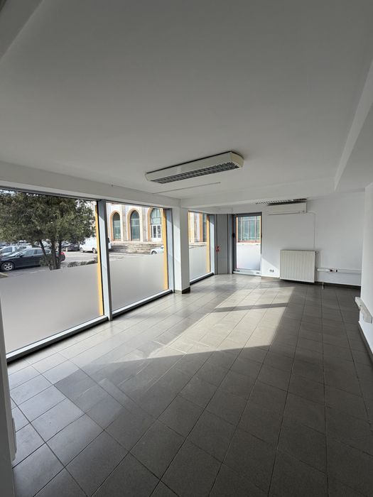 Ofer spre inchiriere spatiu modern 100 mp ultracentral