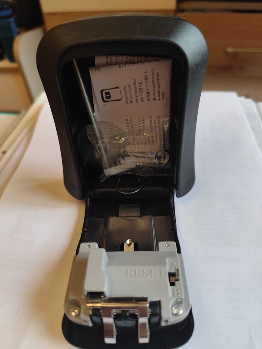 Кутия за ключове с кодова ключалка