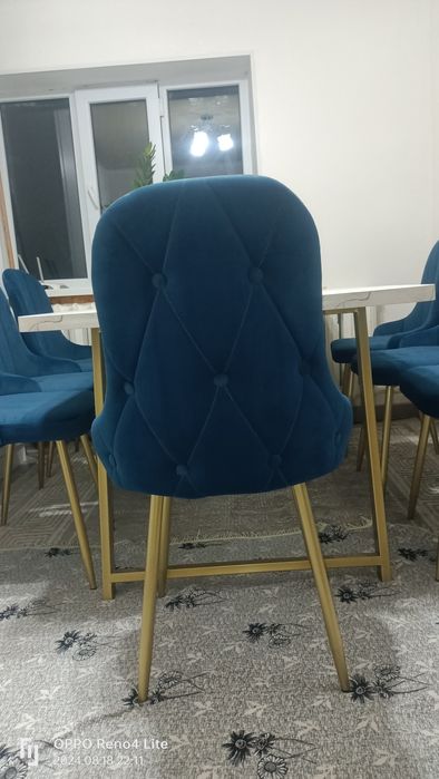 Стол со стульями