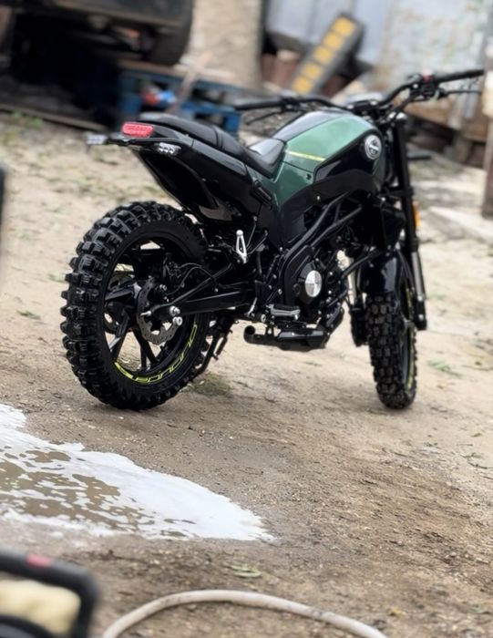 Motocicleta de teren ( cross ) benelli