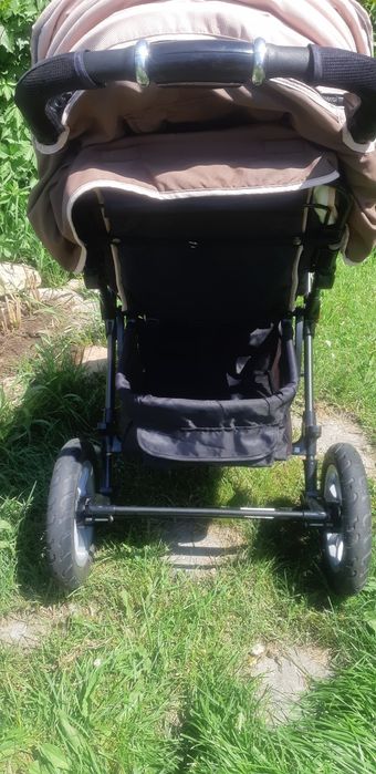 Продаю детскую коляску б/у