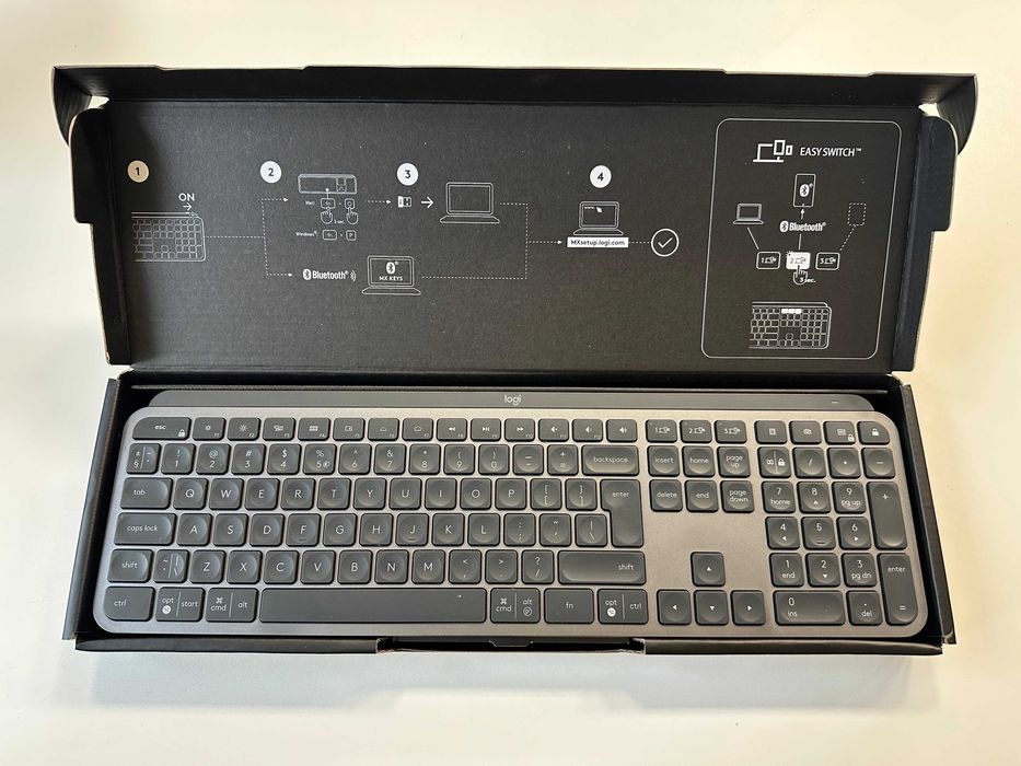 Logitech MX Keys за Windows и MAC безжична клавиатура с подсветка