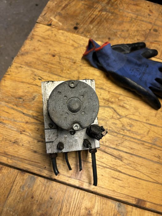 АБС за Тойота Авенсис Т25 2003- 2008г