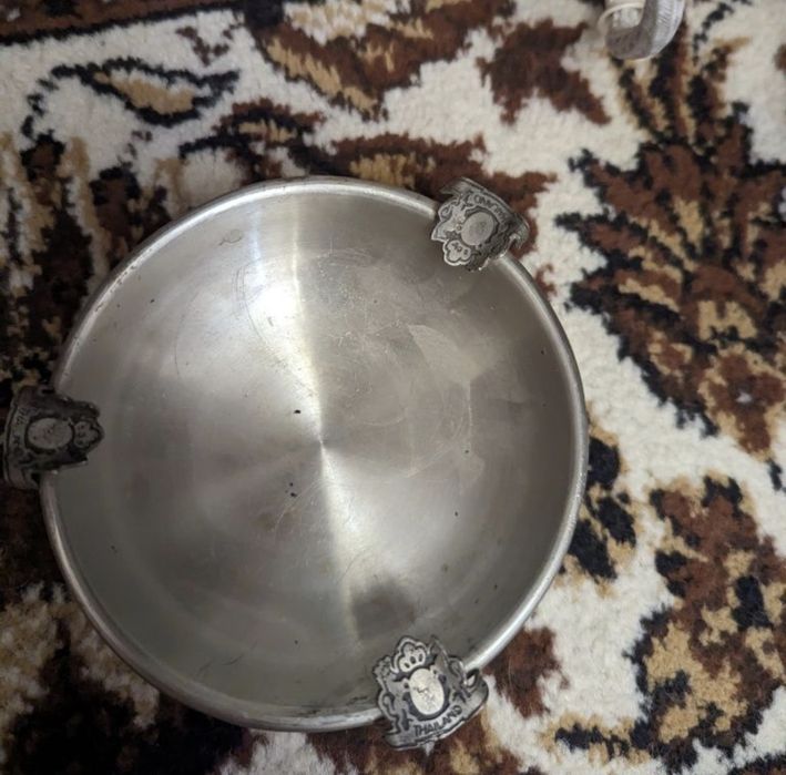 Продам пепельницу 90 гг.