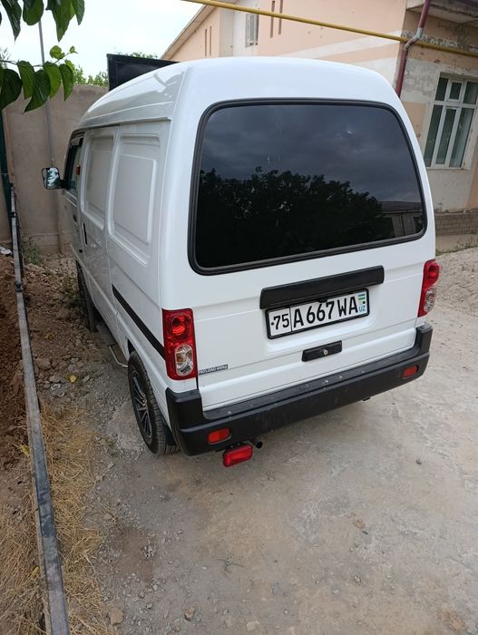 Дамас ван.Damas Van