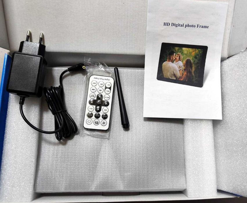 Чисто Нова Мултимедийна Фоторамка Every Perfect Moment 10 инча, USB SD