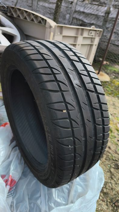 Anvelopa vara Tigar High Performence / 215/45/R16