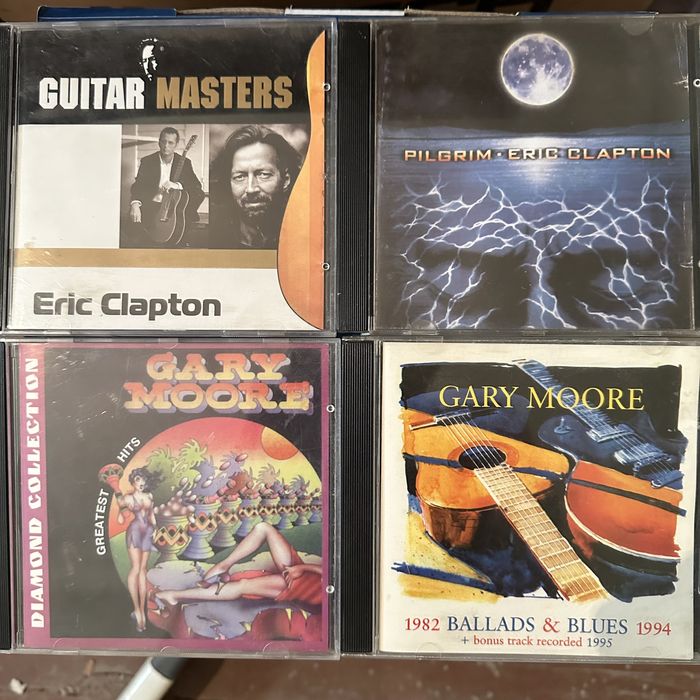 Компакт-диски с рок-музыкой