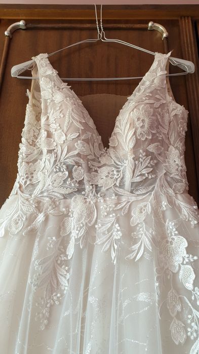 Сватбена рокля и аксесоари