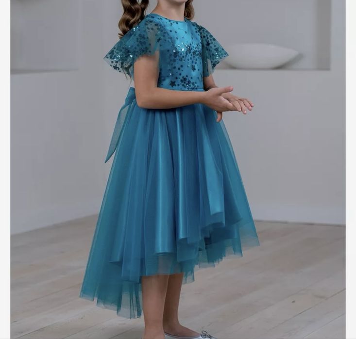 Продам платье для девочки нарядное