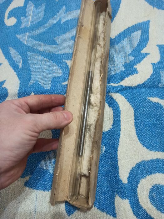 Продается стеклянная трубка с вольфрамовой пружиной накаливания новая.