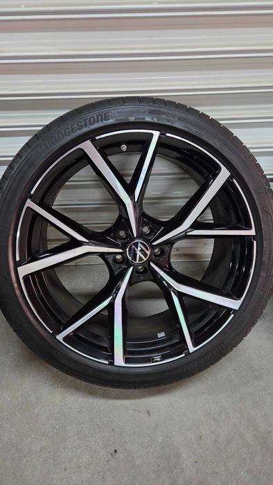 джанти за VW Touareg / Фолксваген Туарег 22" с гуми 285/35/22