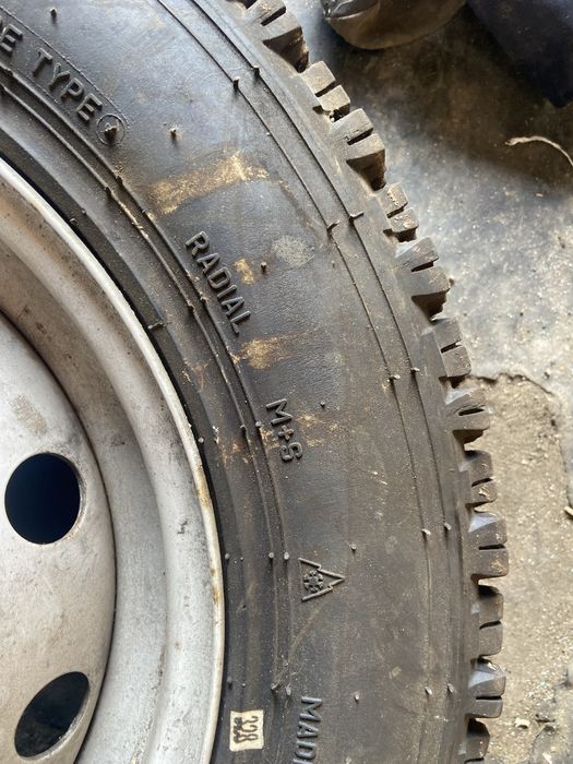 Продам новая резина 120к в отличном состоянии