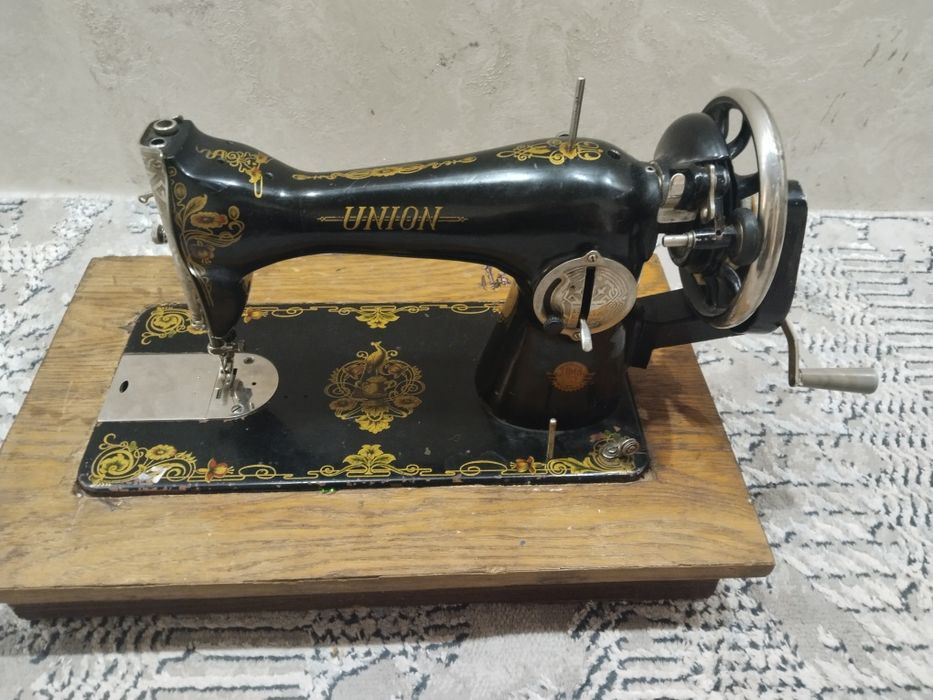 Швейная машина 2шт