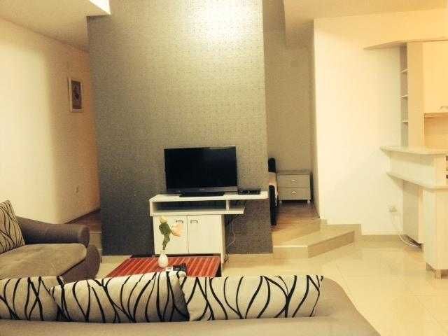 Дава се под наем Двустаен апартамент в Бургас, Възраждане - 45 кв.м за 204 € - Снимка #2