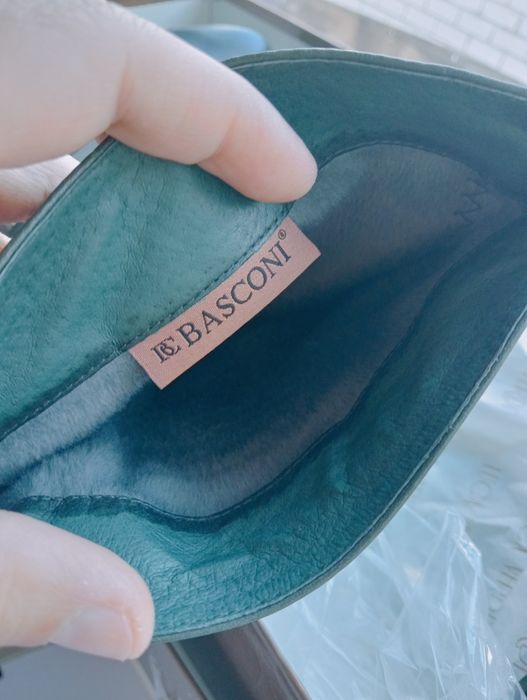 Продам сапоги новые