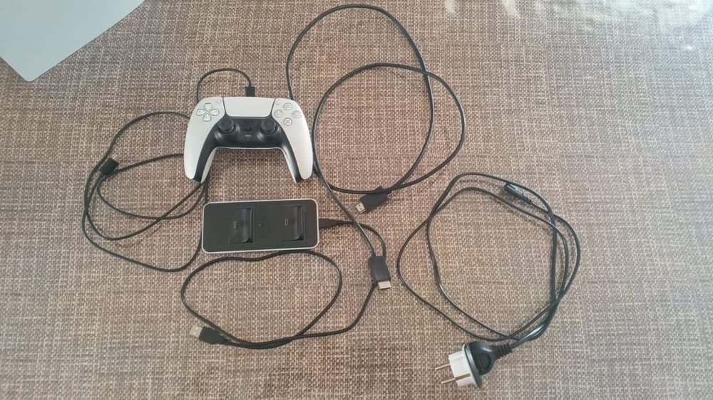 Продам PlayStation Slim Digital Edition