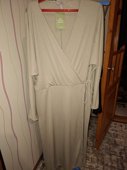 Классическое  платье HM