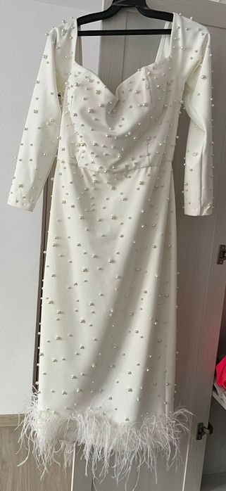 Rochiță eleganta alba cu perle