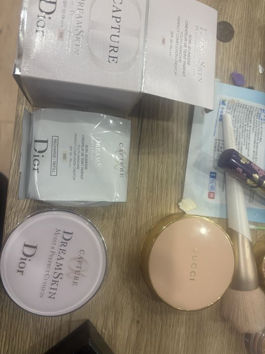 Кушон Dior и пудра гуччи
