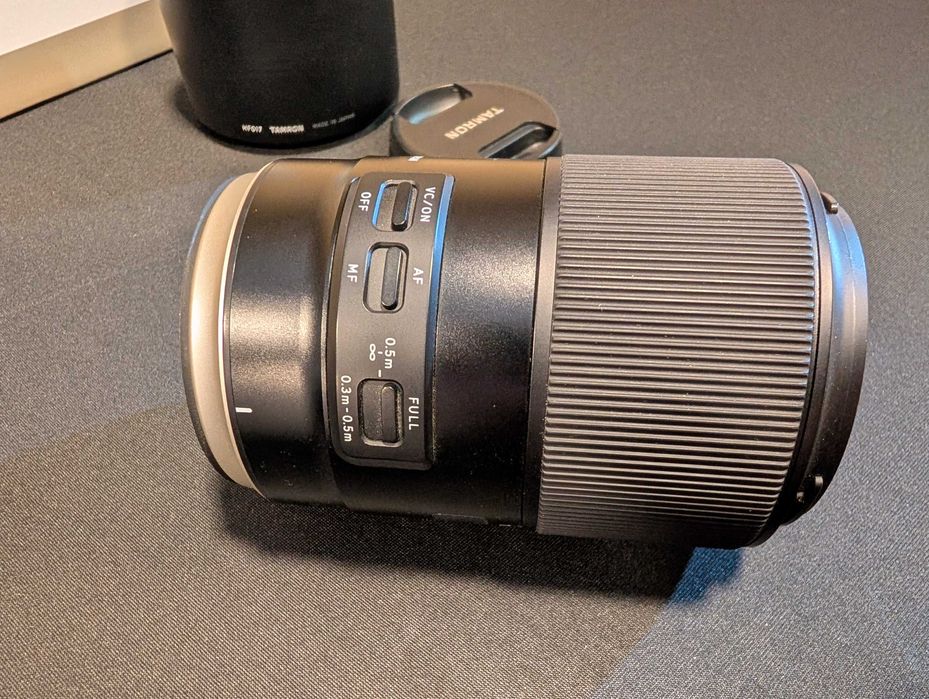 Tamron SP 90mm f/2.8 Di Macro 1:1 VC USD pentru Canon