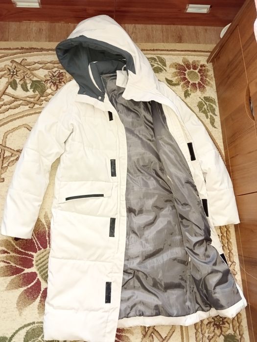 Продам б/у  куртки