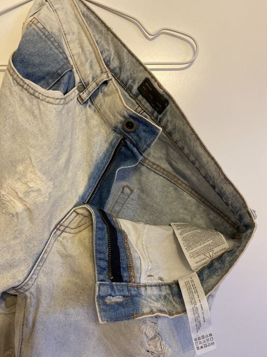 Blugi Zara marime eur 42 usa 32 mex 32.