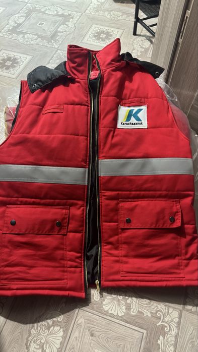 Продам спецодежду в отличном состоянии