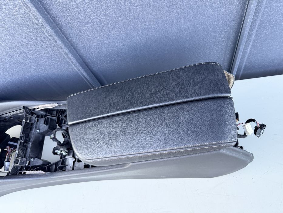 Cotiera Bmw Seria 5 G30 G31 volan stanga /neagra