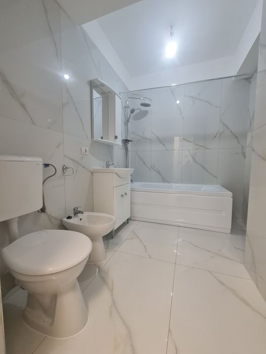 Închiriez apartament cu două camere în bloc nou mobilat si utilat
