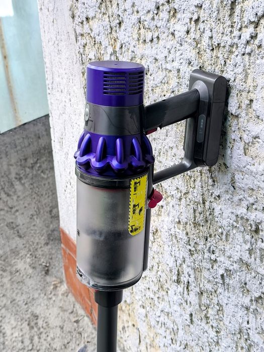 Вертикална прахосмукачка Dyson V10 Animal, 525 W, 29.4V, Автономност 60 мин,