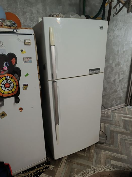 Продам с гарантией и доставкой холодильник