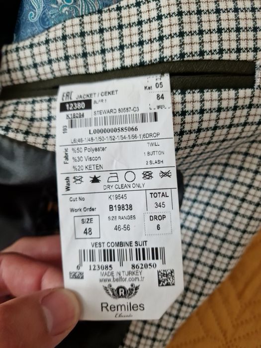 Costum barbati mărimea 48